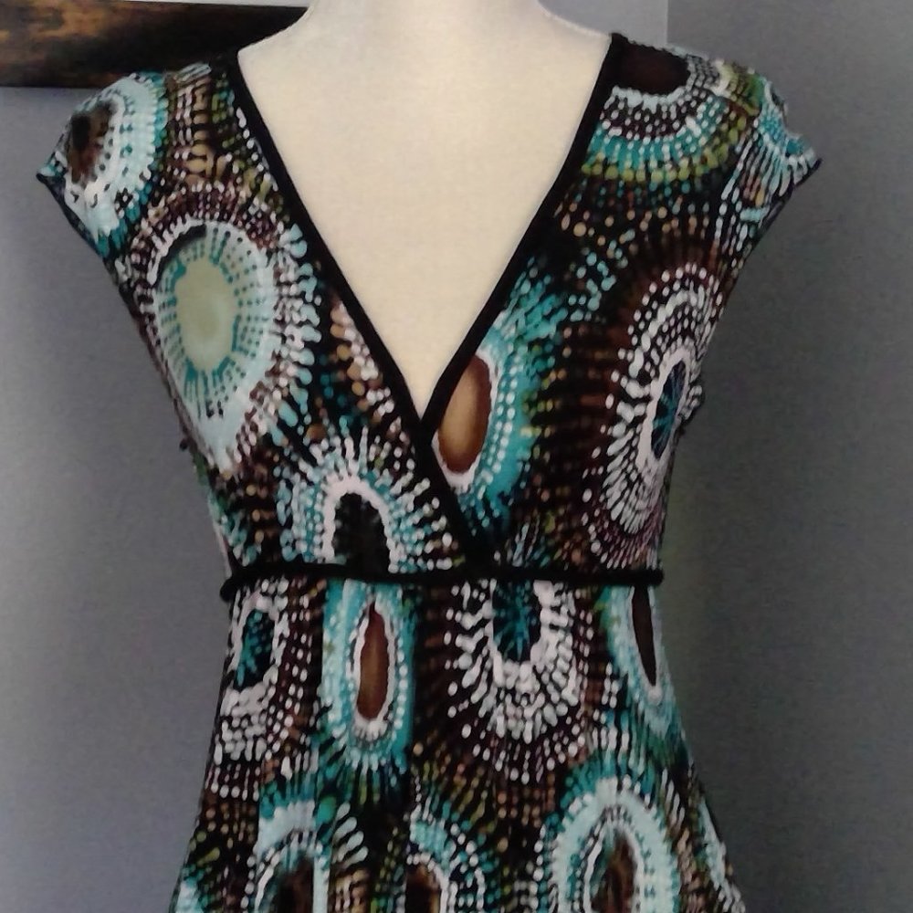 Connected Apparel Size 8 Green & Brown Graphic Design V-Neck Dress